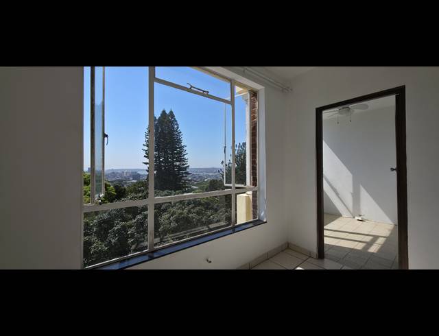 1.5 BEDROOM APARTMENT TO LET IN GLENWOOD